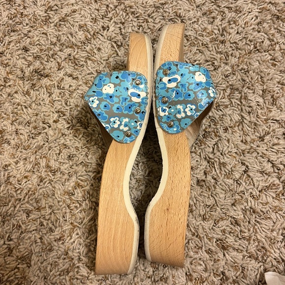 Vintage Dr Scholl's Wooden Exercise
Sandals Blue Floral Size 8 Italy - Picture 10 of 16